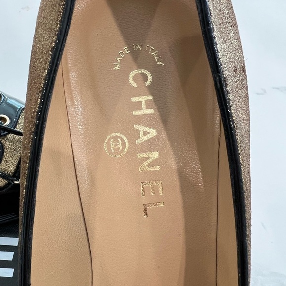 CHANEL 2006 karl lagerfeld collection gold & black patent leather pumps IT 40.5 - Picture 4 of 11